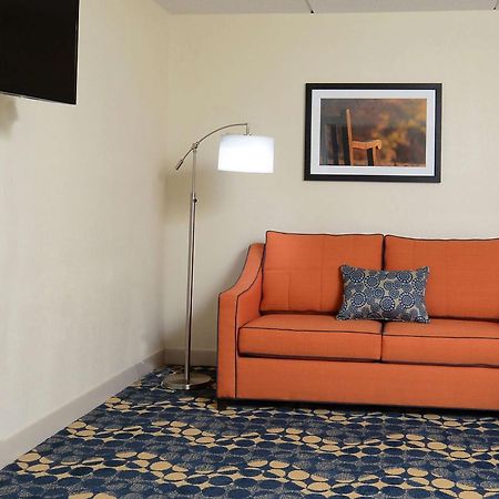 Hampton Inn Roxboro Екстер'єр фото